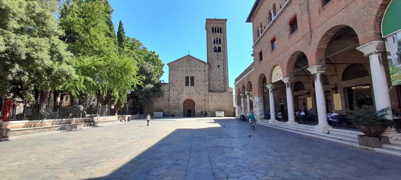 Corte Cavour. Una Mansarda Nel Cuore Della Citta Ravenna Exterior foto