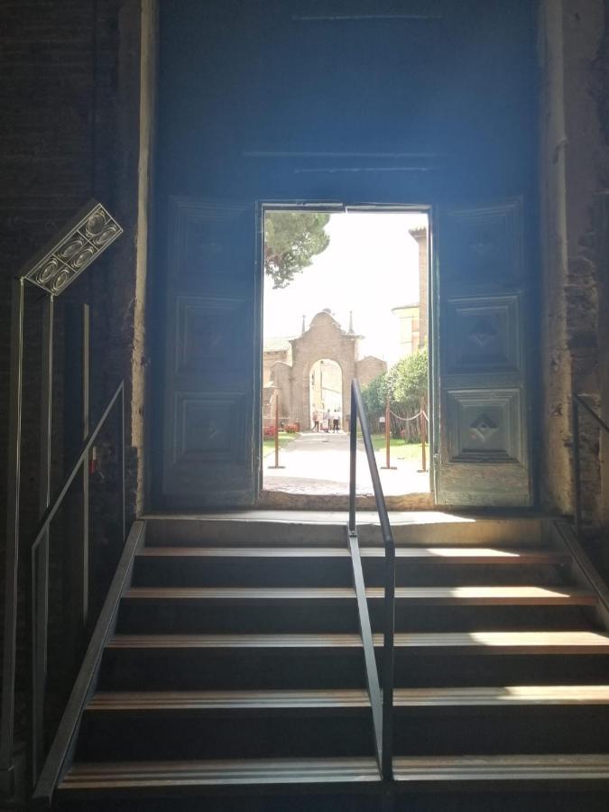 Corte Cavour. Una Mansarda Nel Cuore Della Citta Ravenna Exterior foto