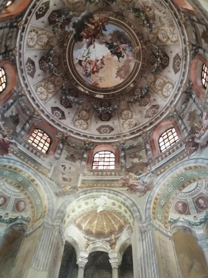 Corte Cavour. Una Mansarda Nel Cuore Della Citta Ravenna Exterior foto
