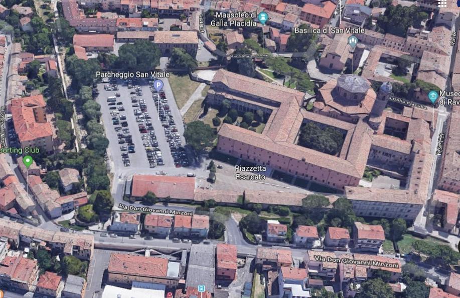 Corte Cavour. Una Mansarda Nel Cuore Della Citta Ravenna Exterior foto