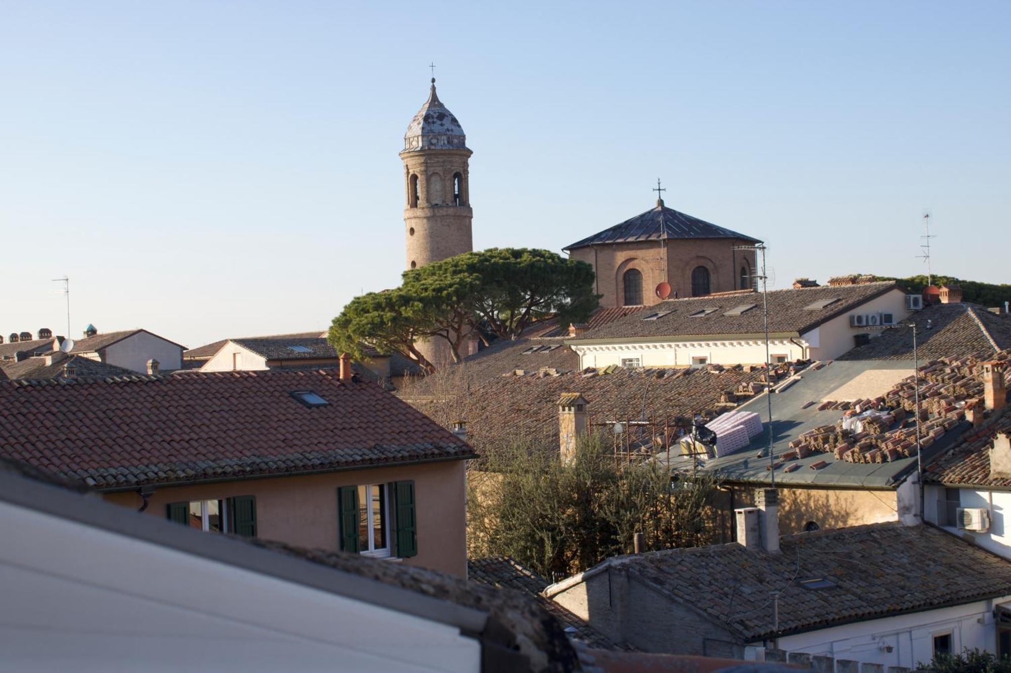 Corte Cavour. Una Mansarda Nel Cuore Della Citta Ravenna Exterior foto